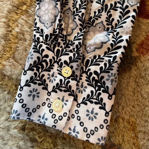 LOFT v-neck top - Picture 5 of 10